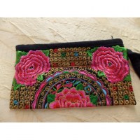 Trousse brodée Paï les roses