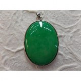 Cabochon jade vert vif