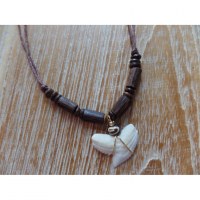 Collier perles en bois marron foncé medewi