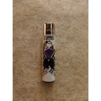 Briquet femme au foulard mauve